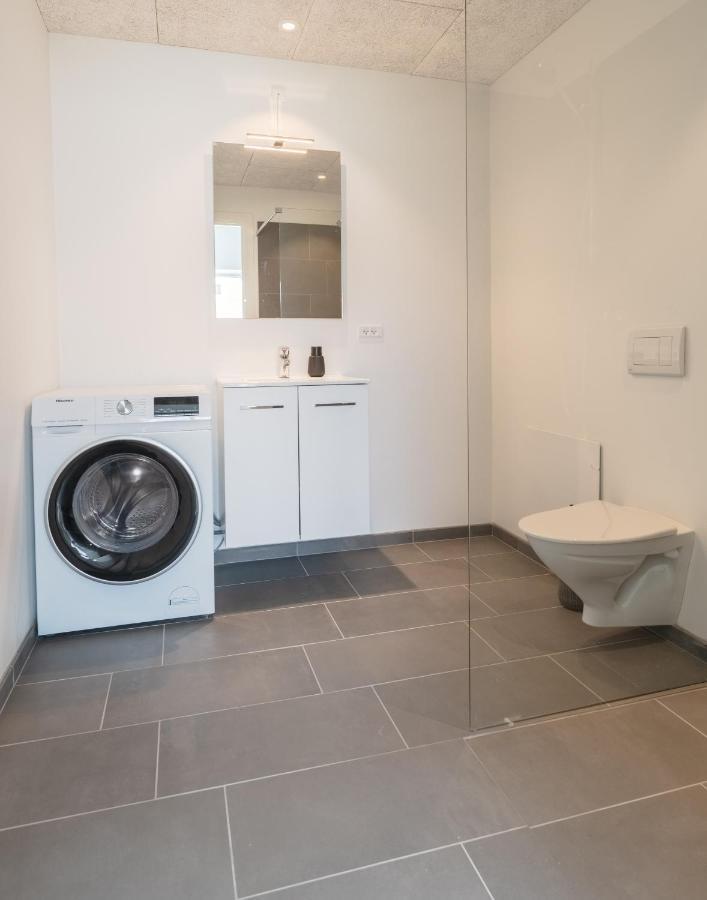 Studio Apartments Close To Airport Mithvagur Bagian luar foto