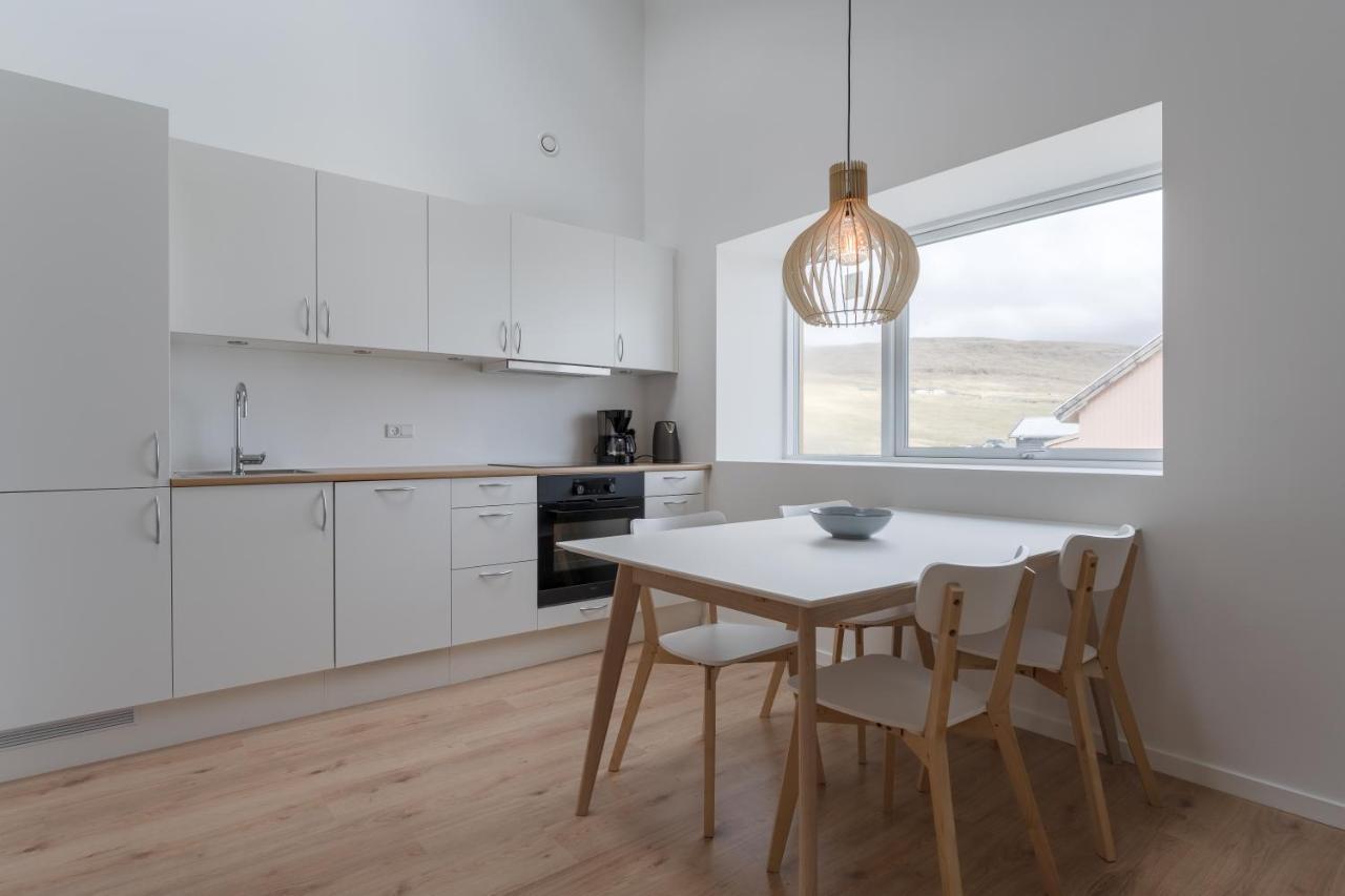 Studio Apartments Close To Airport Mithvagur Bagian luar foto