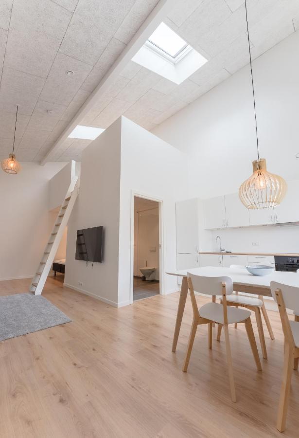 Studio Apartments Close To Airport Mithvagur Bagian luar foto